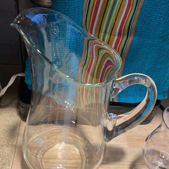 LIKE NEW Sangria Pitcher and Stemmed Glasses - Picture 5 of 5